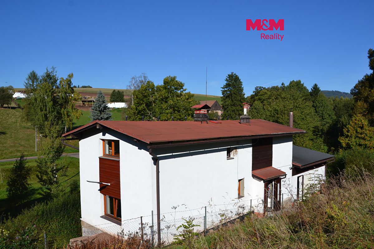 Prodej rodinného domu 240 m², pozemek 1308 m²